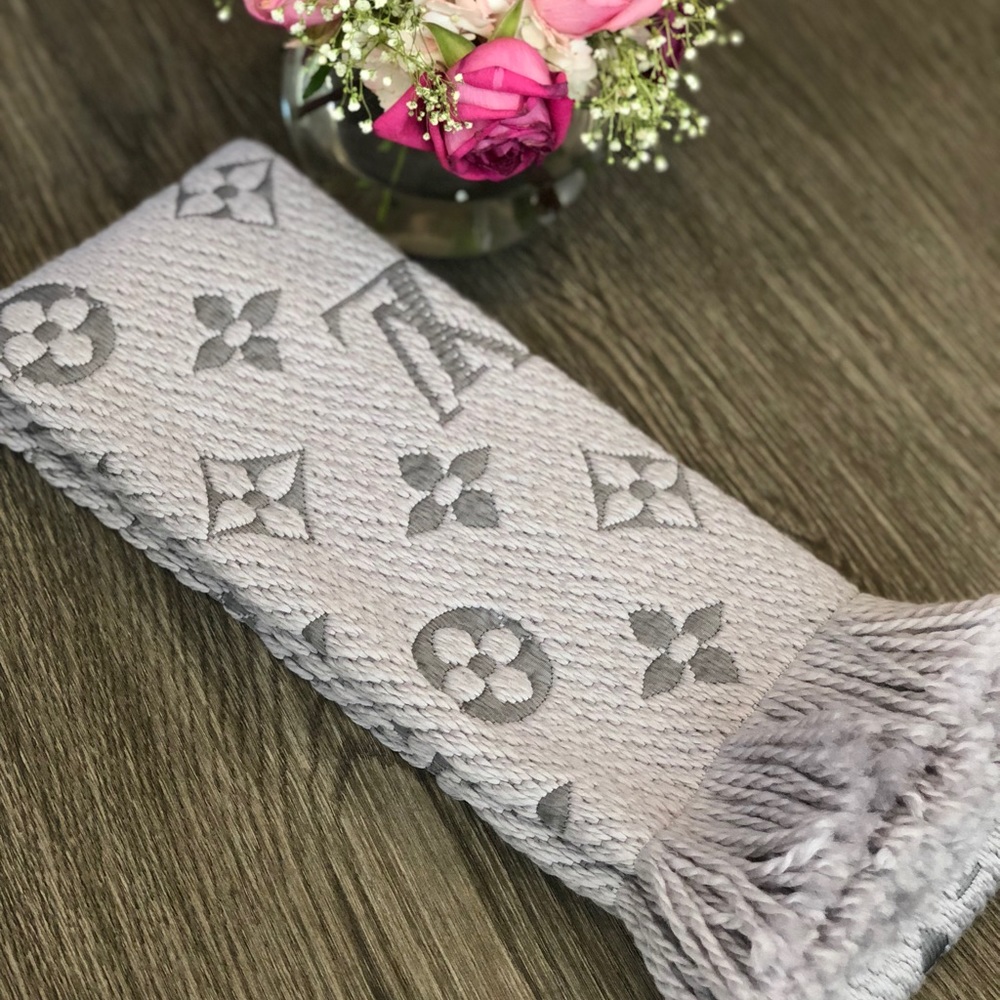 Louis Vuitton Logomania Scarf Last one! Sold out!! - Picture 3 of 8